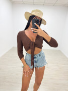 TOP CROCHET ANUDADO - MARRÓN