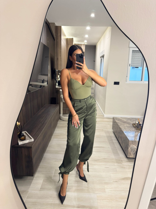 PANTALÓN SATINADO LAZADA - VERDE