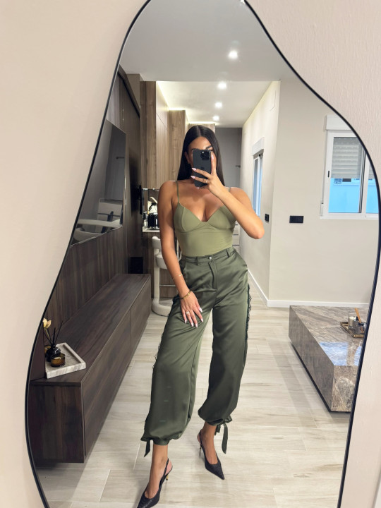 PANTALÓN SATINADO LAZADA - VERDE