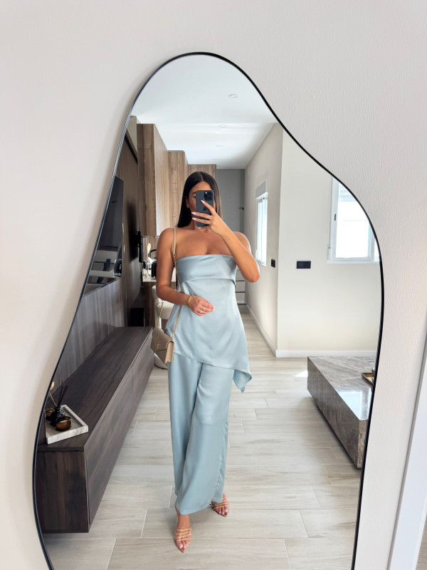 CONJUNTO CAMILLE - CELESTE SATINADO