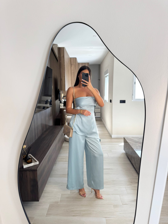 CONJUNTO CAMILLE - CELESTE SATINADO
