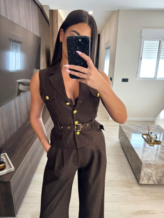 CONJUNTO CHALECO PREMIUM - MARRÓN