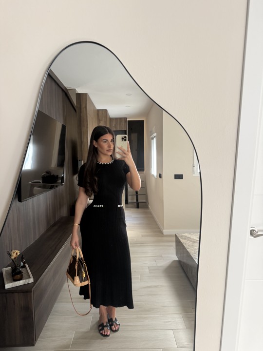 VESTIDO SANDRO PUNTO PERLAS - NEGRO