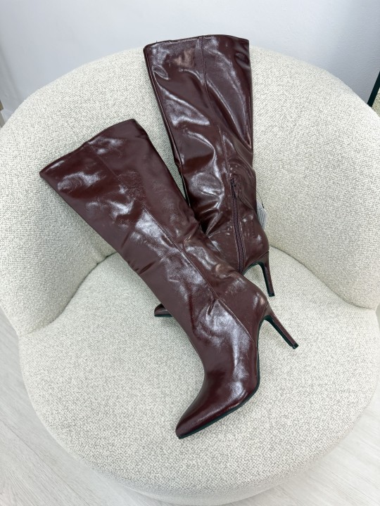 BOTA TACÓN CHAROL - BURDEOS