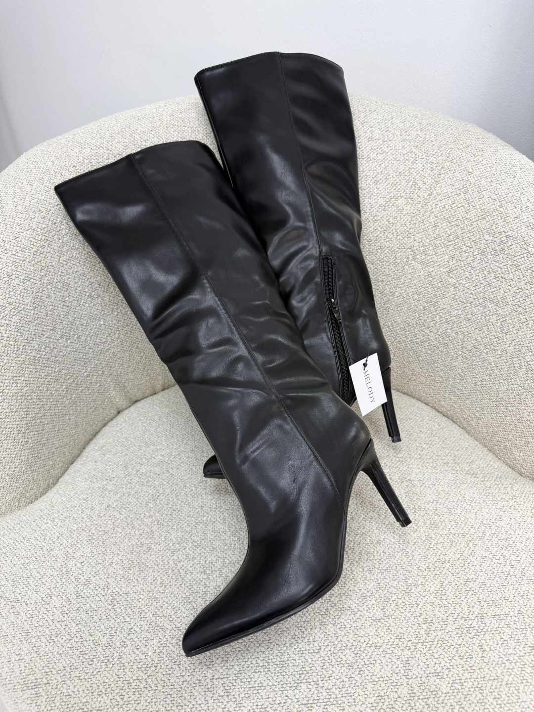 BOTA TACÓN PIEL - NEGRO