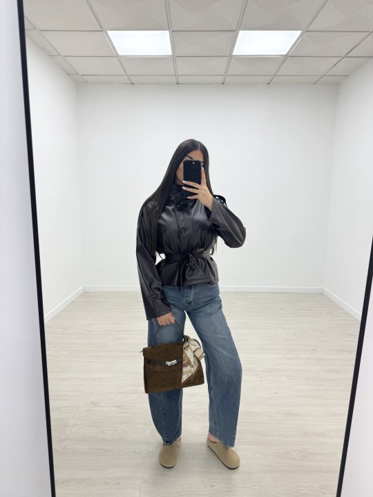 GABARDINA CROP POLIPIEL - MARRÓN