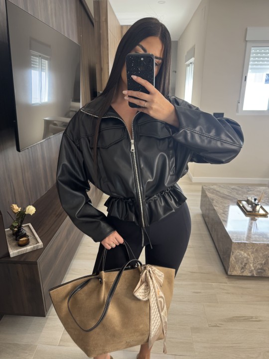 CHAQUETA POLIPIEL - NEGRA