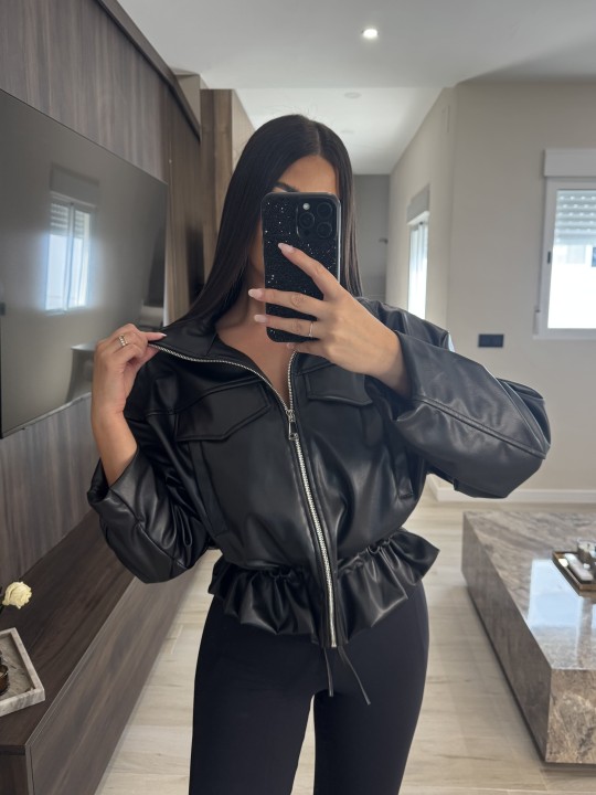 CHAQUETA POLIPIEL - NEGRA
